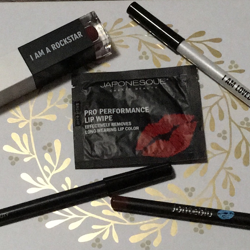 Liquid lipstick & lip liner bundle